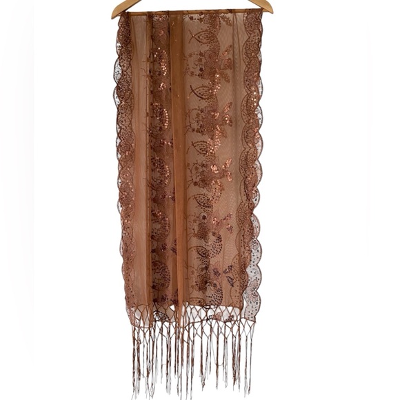 Scarf with embroidery - Picture 1 of 4